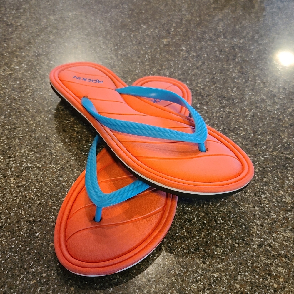 Women's flip flops size 71/2